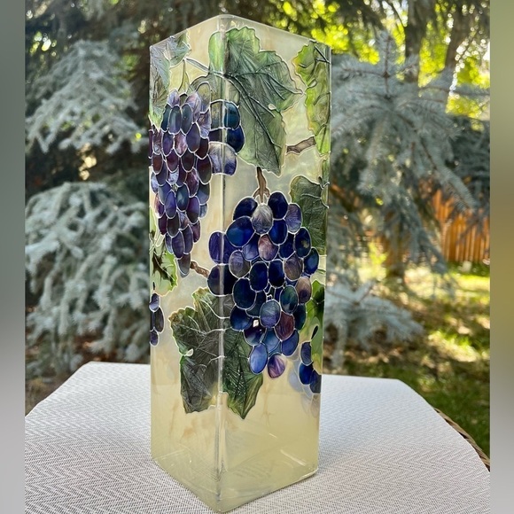 NEW Vintage Joan Baker Designs Hand Painted Tiffany Style Grapes Vineyard Vase - Picture 1 of 9